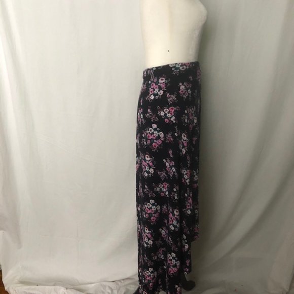 Forever 21 women's Floral Maxi skirt - Picture 4 of 6